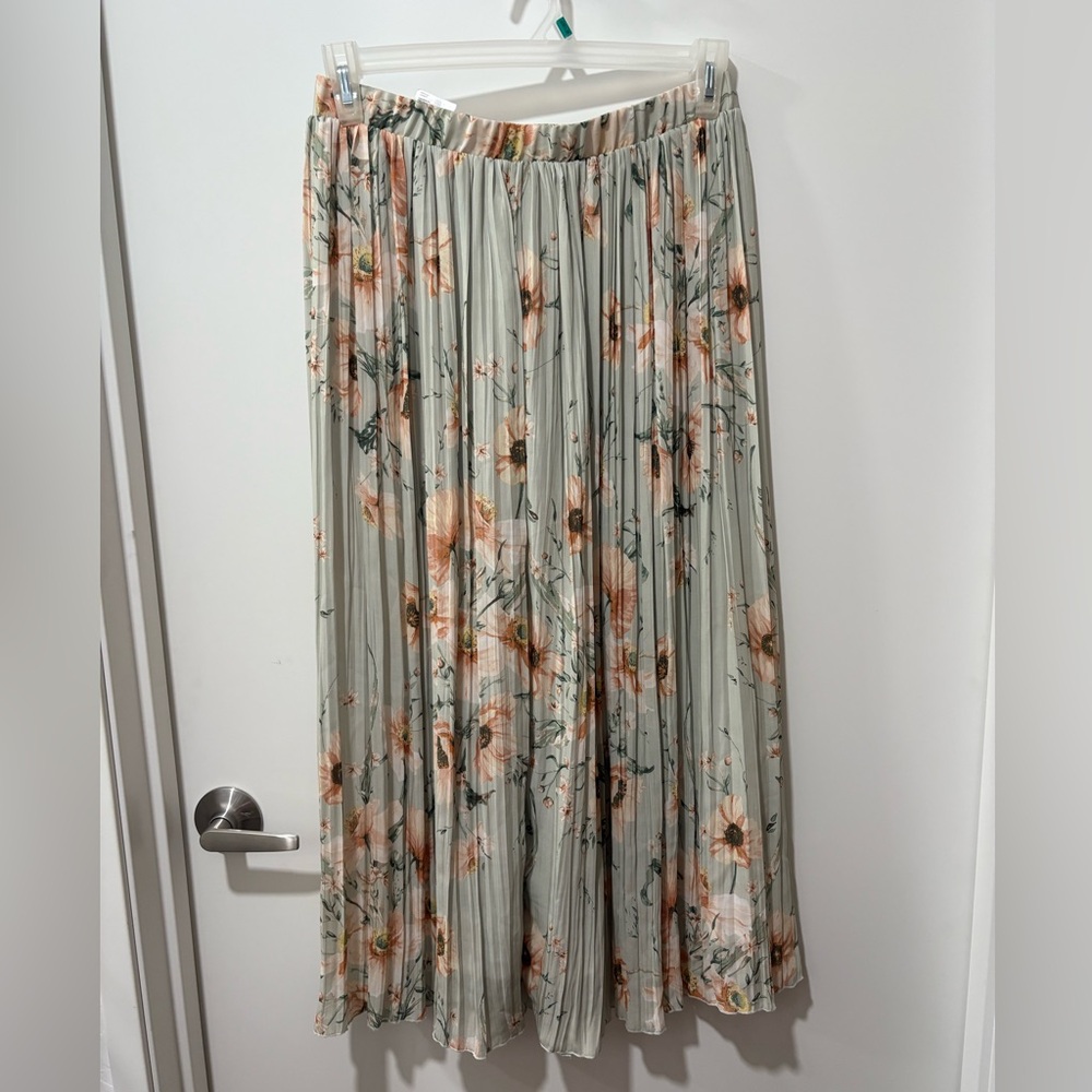 H&M Floral Pleated Midi Skirt - Cream and Green
